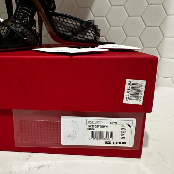 Valentino Garavani Sandals 39 1/2 or 9.5 - Picture 5 of 7